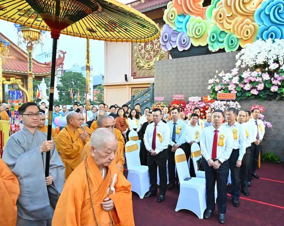 Trang nghiêm Đại lễ Phật đản Phật lịch 2570 tại Việt Nam Quốc Tự Trang nghiêm Đại lễ Phật đản Phật lịch 2570 tại Việt Nam Quốc Tự