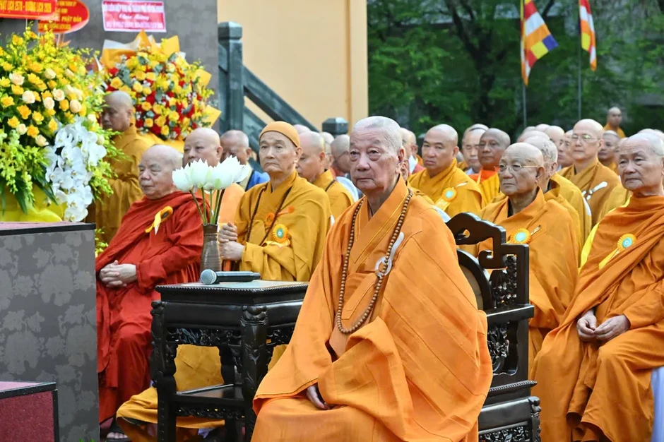Trang nghiêm Đại lễ Phật đản Phật lịch 2570 tại Việt Nam Quốc Tự Trang nghiêm Đại lễ Phật đản Phật lịch 2570 tại Việt Nam Quốc Tự