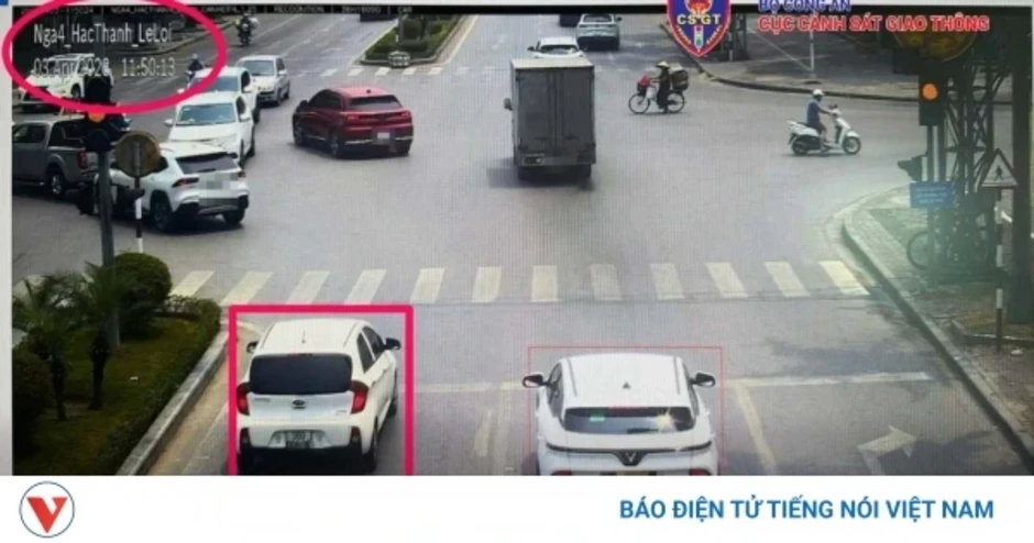 Tranh cãi về tình huống phạt nguội “Quay đầu trên vạch người đi bộ" ở Thanh Hóa Tranh cãi về tình huống phạt nguội “Quay đầu trên vạch người đi bộ" ở Thanh Hóa
