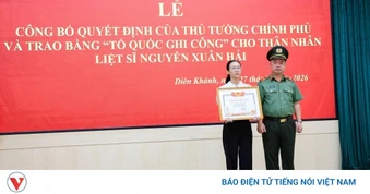 Trao Bằng “Tổ quốc ghi công” cho thân nhân liệt sĩ Công an Nguyễn Xuân Hải