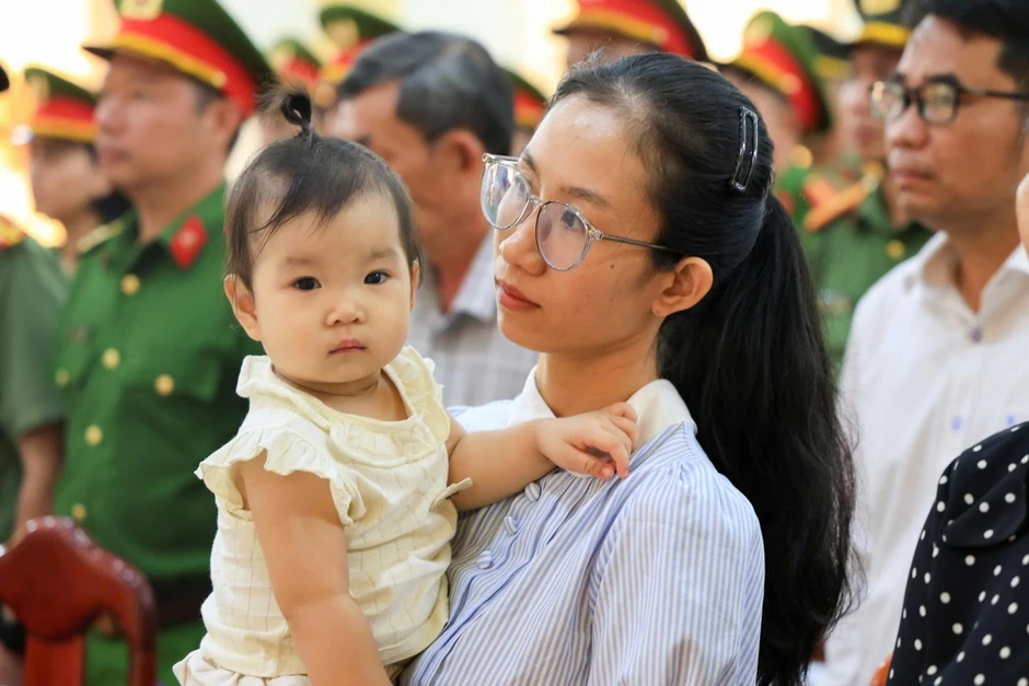 Trao Bằng “Tổ quốc ghi công” cho thân nhân liệt sĩ Công an Nguyễn Xuân Hải Trao Bằng “Tổ quốc ghi công” cho thân nhân liệt sĩ Công an Nguyễn Xuân Hải