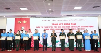 Trao giải cuộc thi “Tìm hiểu kiến thức an toàn, vệ sinh lao động" trong Công đoàn Quân đội lần thứ III