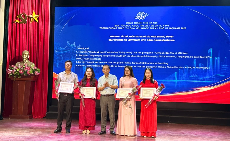 Trao giải Cuộc thi viết về điển hình tiên tiến, người tốt, việc tốt thành phố Hà Nội Trao giải Cuộc thi viết về điển hình tiên tiến, người tốt, việc tốt thành phố Hà Nội