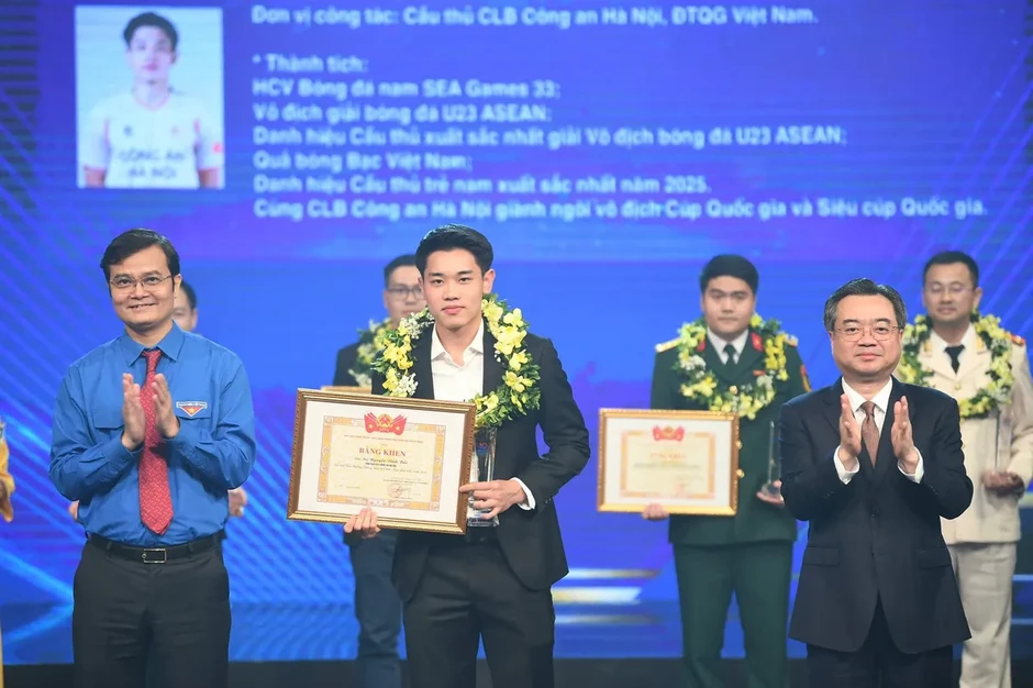 Trao Giải thưởng Gương mặt trẻ Việt Nam tiêu biểu: Vinh danh những “hạt giống đỏ”
