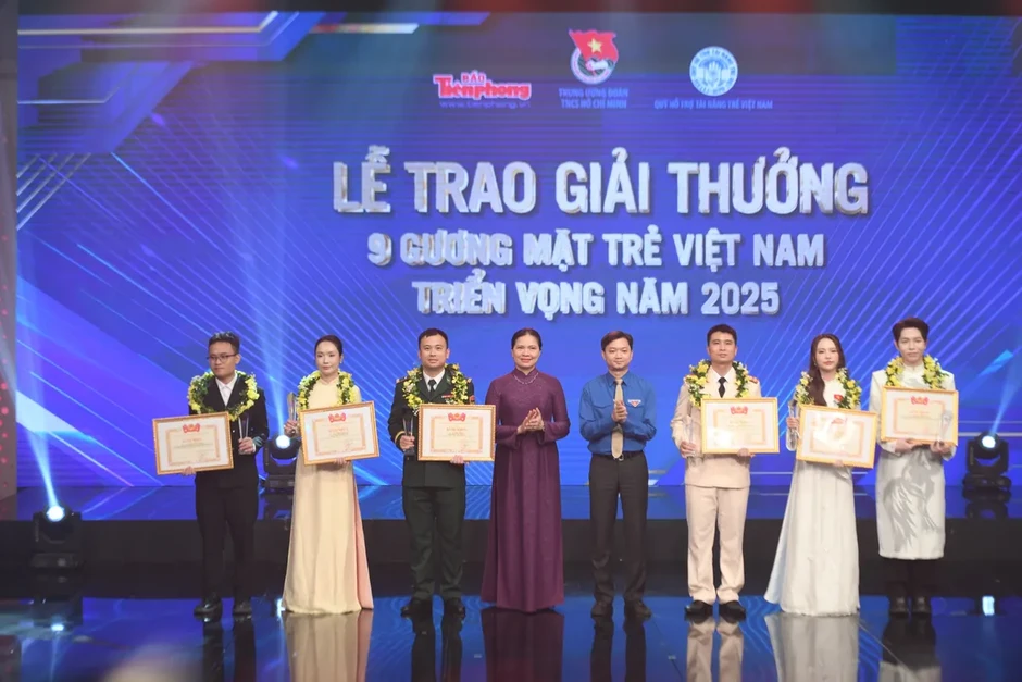 Trao Giải thưởng Gương mặt trẻ Việt Nam tiêu biểu: Vinh danh những “hạt giống đỏ”