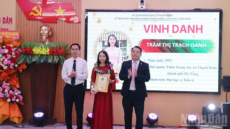Trao Giải thưởng Huỳnh Thúc Kháng xã Thạnh Bình lần thứ nhất năm 2026