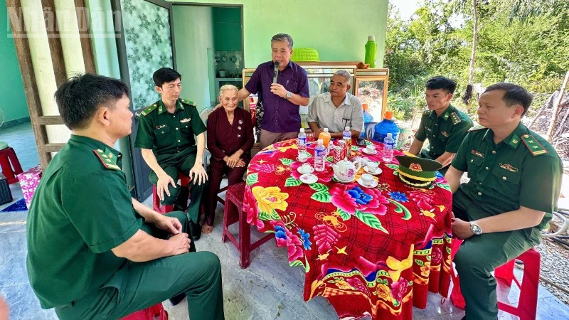 Trao Nhà Đại đoàn kết hỗ trợ hộ nghèo tại Đắk Lắk