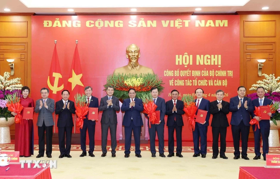 Trao quyết định của Bộ Chính trị về nhân sự lãnh đạo VTV, TinVina, TTXVN Trao quyết định của Bộ Chính trị về nhân sự lãnh đạo VTV, TinVina, TTXVN