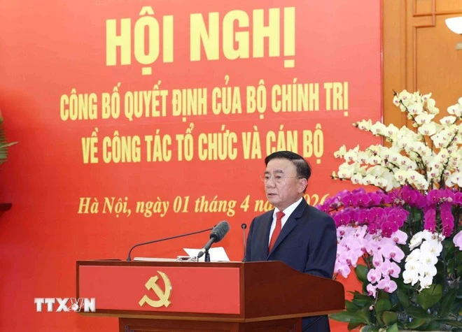 Trao quyết định của Bộ Chính trị về nhân sự lãnh đạo VTV, TinVina, TTXVN Trao quyết định của Bộ Chính trị về nhân sự lãnh đạo VTV, TinVina, TTXVN