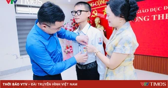 Trao tặng Huy hiệu Tuổi trẻ dũng cảm cho 2 bạn trẻ Nghệ An cứu người bị đuối nước