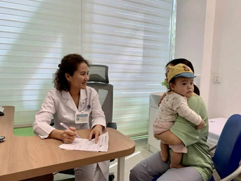 Trẻ dưới 6 tuổi được khám sức khỏe định kỳ, có sàng lọc tự kỷ Trẻ dưới 6 tuổi được khám sức khỏe định kỳ, có sàng lọc tự kỷ