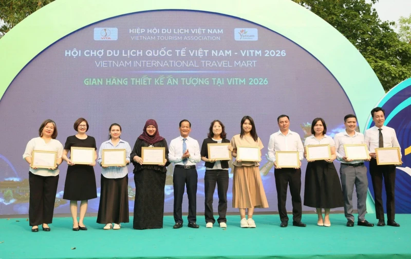 Trên 90.000 lượt người tham gia Hội chợ Quốc tế Việt Nam 2026 Trên 90.000 lượt người tham gia Hội chợ Quốc tế Việt Nam 2026
