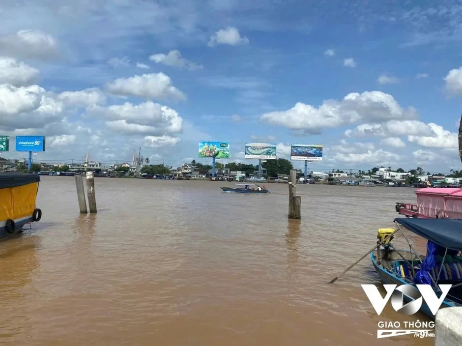 Trên những dòng sông chòng chành sinh tử, “khoảng trống” an toàn từ ý thức Trên những dòng sông chòng chành sinh tử, “khoảng trống” an toàn từ ý thức