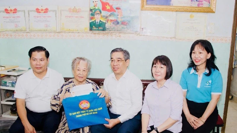 Tri ân người có công, mệnh lệnh trái tim từ Thành phố mang tên Bác Tri ân người có công, mệnh lệnh trái tim từ Thành phố mang tên Bác