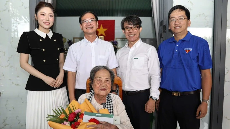 Tri ân người có công với cách mạng trên vùng “đất lửa” Xuân Lộc Tri ân người có công với cách mạng trên vùng “đất lửa” Xuân Lộc