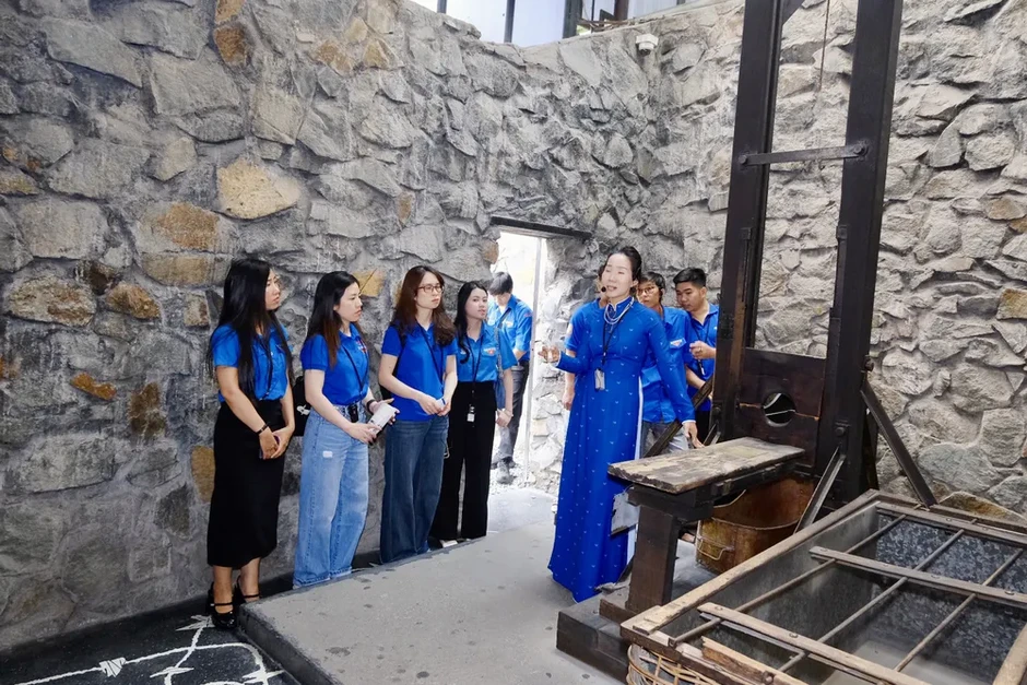 Tri ân và tự hào Tri ân và tự hào