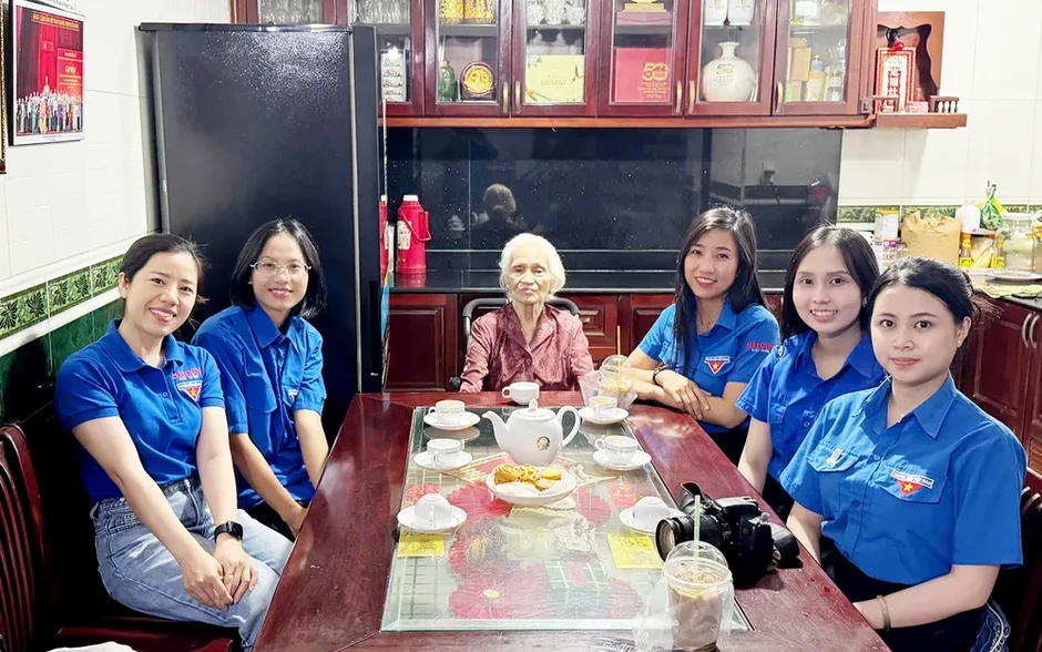 Tri ân và tự hào Tri ân và tự hào