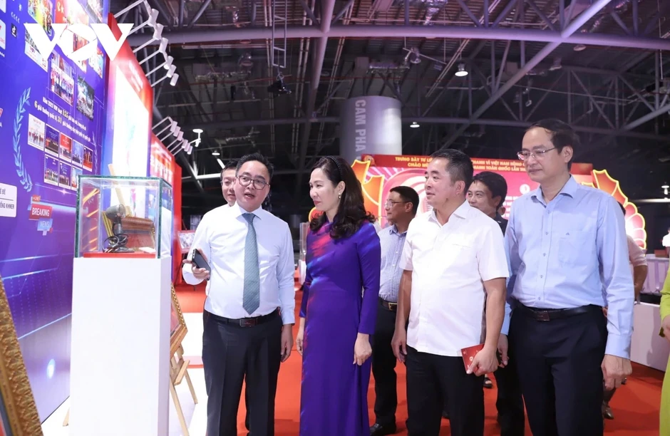Triển lãm Phát thanh vì Việt Nam hùng cường, thịnh vượng Triển lãm Phát thanh vì Việt Nam hùng cường, thịnh vượng