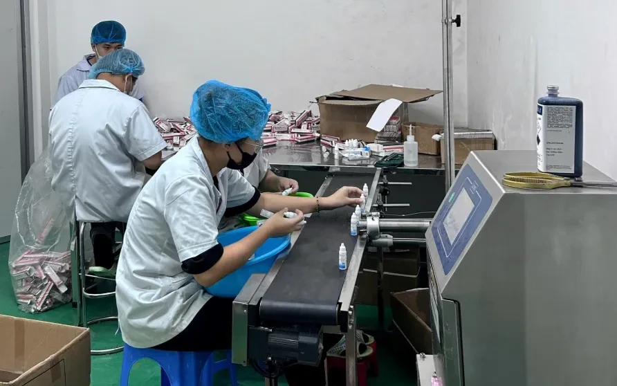 Triệt phá cơ sở sản xuất hàng giả quy mô lớn núp bóng doanh nghiệp ở Hải Phòng Triệt phá cơ sở sản xuất hàng giả quy mô lớn núp bóng doanh nghiệp ở Hải Phòng