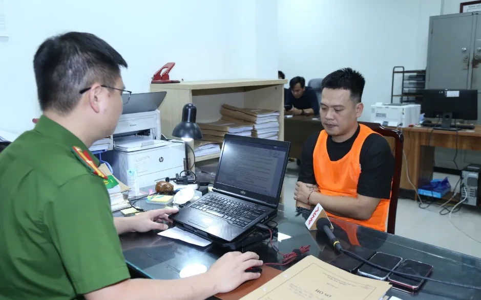 Triệt phá đường dây phát sóng bóng đá lậu “Bún Chả TV”, khởi tố 10 đối tượng Triệt phá đường dây phát sóng bóng đá lậu “Bún Chả TV”, khởi tố 10 đối tượng