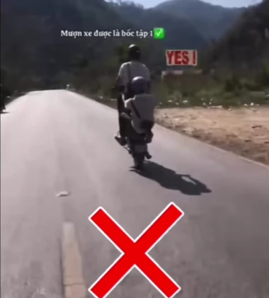 Triệu tập 2 thanh niên “bốc đầu” xe máy, quay clip câu view trên Quốc lộ 6