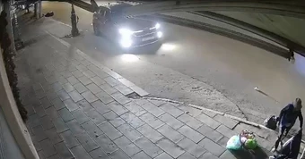 Triệu tập lái xe tông gãy chân người bán hàng rong rồi tăng ga bỏ chạy