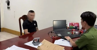 Triệu tập người đánh tài xế xe tải trong trường mầm non gây xôn xao dư luận