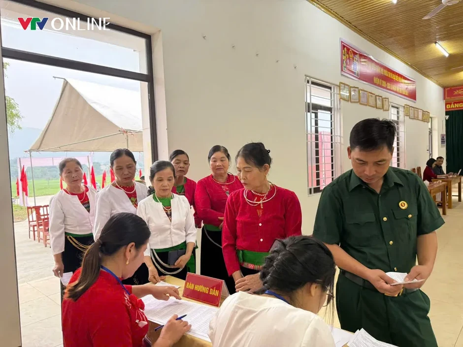 Tròn 1 năm vận hành chính quyền địa phương 2 cấp: Thước đo của cải cách là chất lượng phục vụ người dân Tròn 1 năm vận hành chính quyền địa phương 2 cấp: Thước đo của cải cách là chất lượng phục vụ người dân