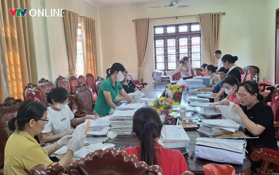 Tròn 1 năm vận hành chính quyền địa phương 2 cấp: Thước đo của cải cách là chất lượng phục vụ người dân Tròn 1 năm vận hành chính quyền địa phương 2 cấp: Thước đo của cải cách là chất lượng phục vụ người dân