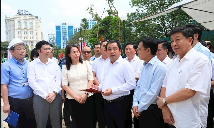 Trong 10 ngày, Bí thư Hà Nội 3 lần đi thị sát các dự án lớn, 'thúc' tiến độ đường vành đai 3,5 Trong 10 ngày, Bí thư Hà Nội 3 lần đi thị sát các dự án lớn, 'thúc' tiến độ đường vành đai 3,5