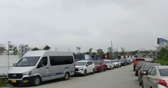 Trông giữ xe và thu tiền trái quy định tại lễ hội, 2 người bị phạt 32,5 triệu đồng