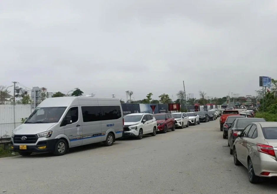 Trông giữ xe và thu tiền trái quy định tại lễ hội, 2 người bị phạt 32,5 triệu đồng Trông giữ xe và thu tiền trái quy định tại lễ hội, 2 người bị phạt 32,5 triệu đồng
