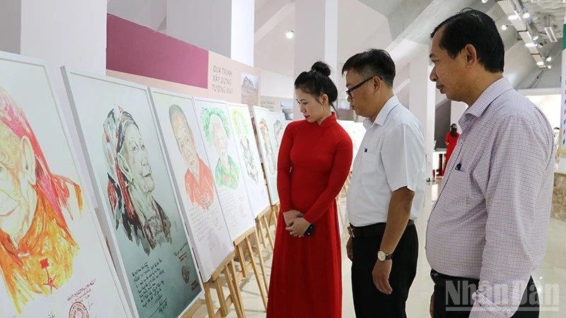 Trưng bày chuyên đề “Những kỷ vật đi cùng năm tháng và hành trình tri ân” Trưng bày chuyên đề “Những kỷ vật đi cùng năm tháng và hành trình tri ân”