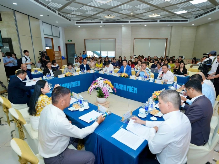 Trứng gà cận date tràn ngập thị trường, chủ trang trại lỗ tiền tỉ Trứng gà cận date tràn ngập thị trường, chủ trang trại lỗ tiền tỉ