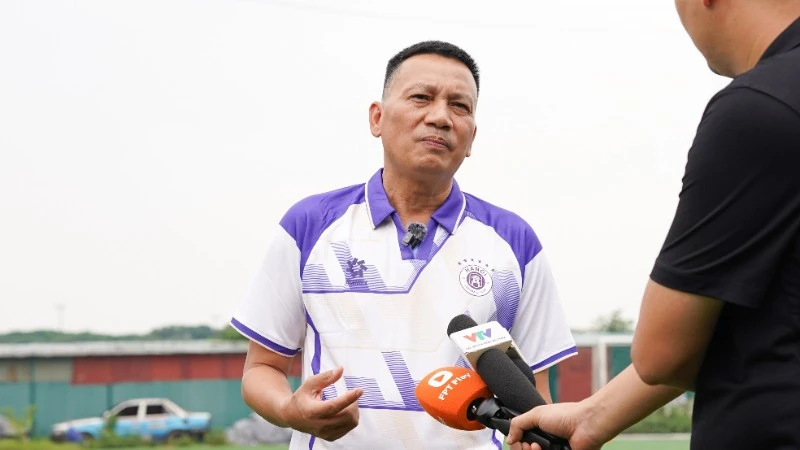 Trung tâm Bóng đá Cộng đồng Hà Nội FC: Bước khởi đầu từ một cam kết với cử tri Trung tâm Bóng đá Cộng đồng Hà Nội FC: Bước khởi đầu từ một cam kết với cử tri