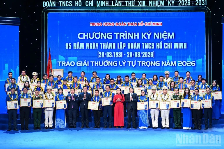 Trung ương Đoàn Thanh niên Cộng sản Hồ Chí Minh đón nhận Huân chương Lao động hạng Nhất Trung ương Đoàn Thanh niên Cộng sản Hồ Chí Minh đón nhận Huân chương Lao động hạng Nhất