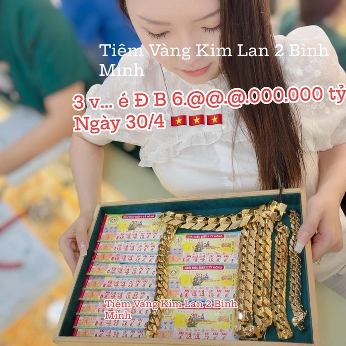 Trúng xổ số miền Nam dịp lễ 30-4 và 1-5, nhiều người nhận tiền lẫn đổi vàng Trúng xổ số miền Nam dịp lễ 30-4 và 1-5, nhiều người nhận tiền lẫn đổi vàng