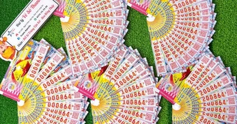 Trúng xổ số miền Nam, nhiều người đổi thưởng xuyên đêm