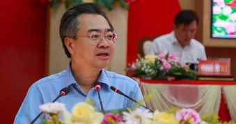 Trưởng Ban Chính sách, chiến lược Trung ương Nguyễn Thanh Nghị tiếp xúc cử tri tại Đắk Lắk
