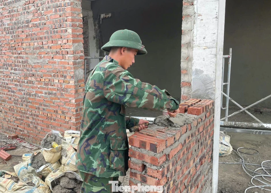 Trường nội trú gần 1.400 học sinh vùng biên Nghệ An rốt ráo về đích