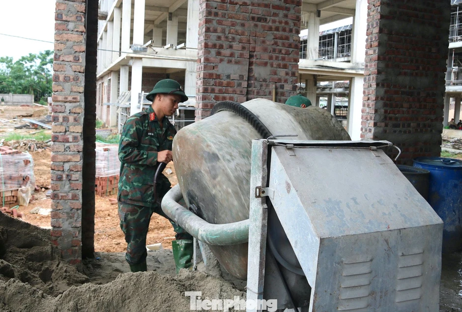Trường nội trú gần 1.400 học sinh vùng biên Nghệ An rốt ráo về đích
