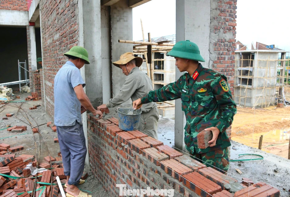 Trường nội trú gần 1.400 học sinh vùng biên Nghệ An rốt ráo về đích