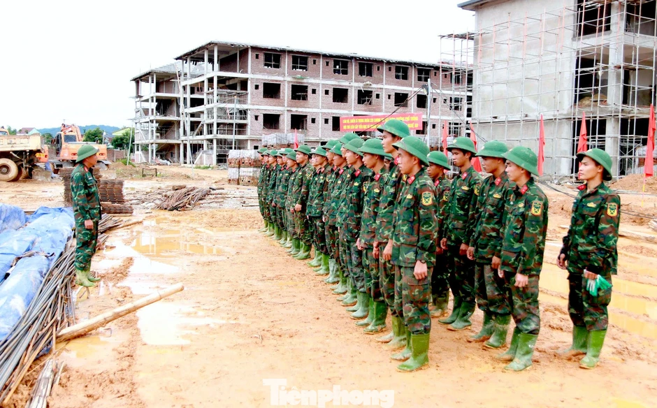 Trường nội trú gần 1.400 học sinh vùng biên Nghệ An rốt ráo về đích