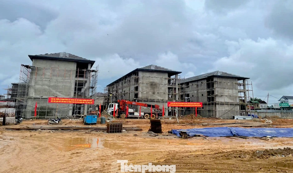 Trường nội trú gần 1.400 học sinh vùng biên Nghệ An rốt ráo về đích