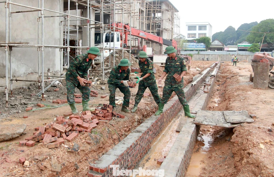 Trường nội trú gần 1.400 học sinh vùng biên Nghệ An rốt ráo về đích