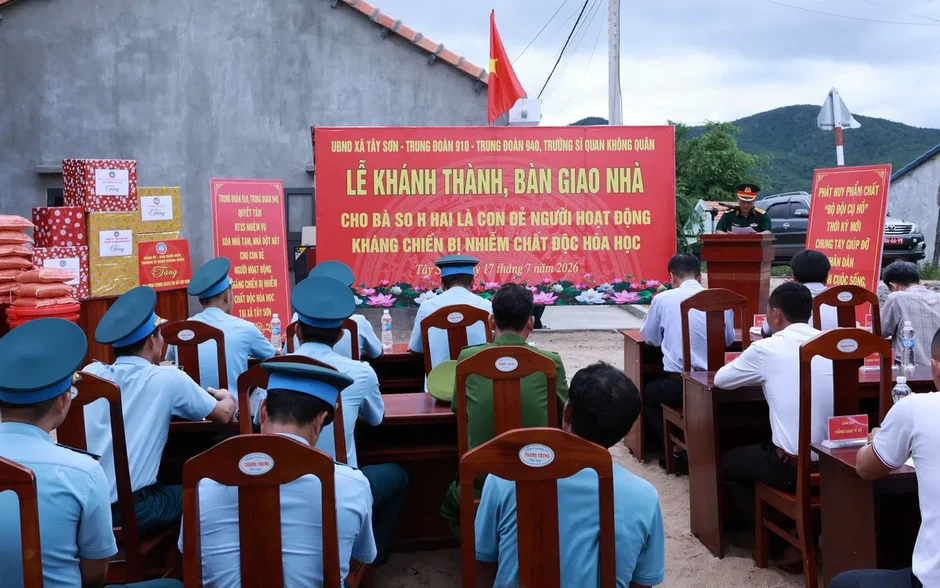 Trường Sĩ quan Không quân bàn giao nhà tình nghĩa tại Đắk Lắk Trường Sĩ quan Không quân bàn giao nhà tình nghĩa tại Đắk Lắk