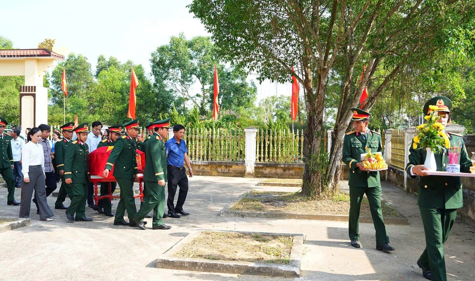 Truy điệu, an táng hài cốt liệt sĩ tìm thấy ở cao điểm 278, tỉnh Quảng Trị Truy điệu, an táng hài cốt liệt sĩ tìm thấy ở cao điểm 278, tỉnh Quảng Trị