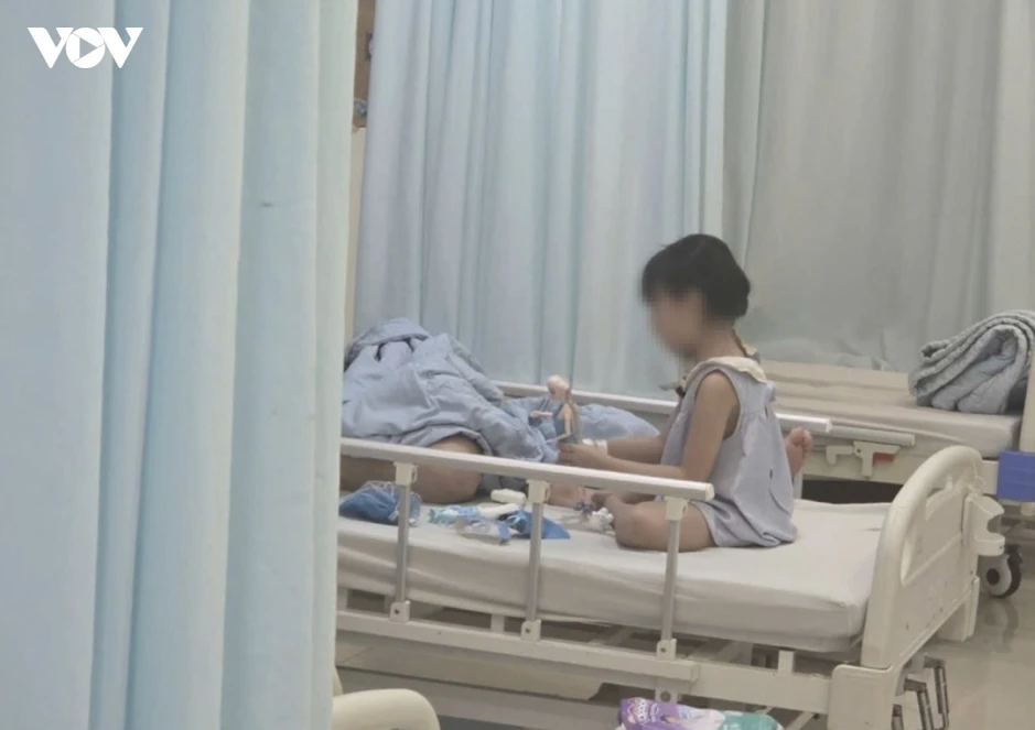 Truy xuất nguồn gốc thực phẩm trong vụ ngộ độc khiến 40 học sinh nhập viện cấp cứu Truy xuất nguồn gốc thực phẩm trong vụ ngộ độc khiến 40 học sinh nhập viện cấp cứu
