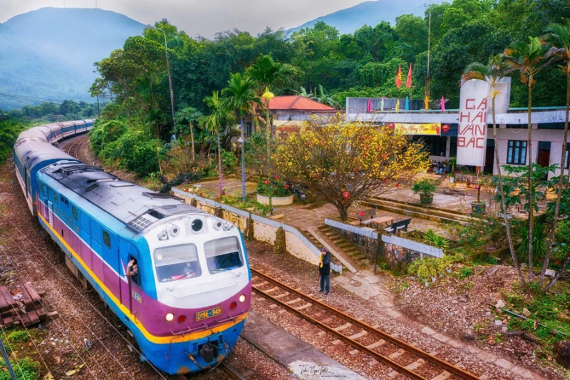 Từ 0h ngày 17/3: Tàu khách qua đèo Hải Vân hoạt động trở lại an toàn Từ 0h ngày 17/3: Tàu khách qua đèo Hải Vân hoạt động trở lại an toàn