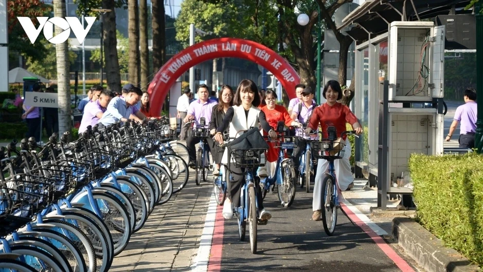 Từ 15/3, tại TP.HCM có xe đạp điện công cộng